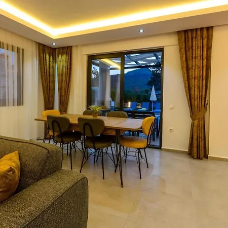 La Vida - 4 Bedroom In Hisaroenue Oeluedeniz *
