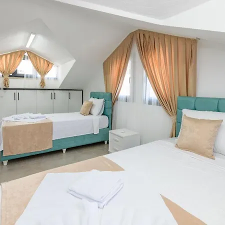 La Vida - 4 Bedroom Holiday In Hisaroenue Oeluedeniz