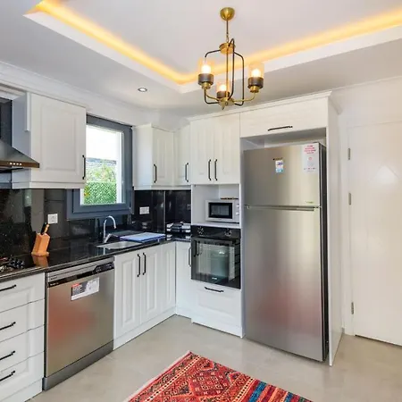 Villa La Vida - 4 Bedroom Holiday In Hisaroenue Oeluedeniz