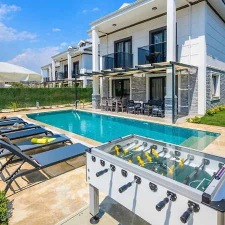 Villa La Vida - 4 Bedroom Holiday In Hisaroenue Oeluedeniz Ovacik (Fethiye)