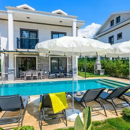 Villa La Vida - 4 Bedroom Holiday In Hisaroenue Oeluedeniz