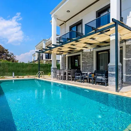 La Vida - 4 Bedroom Holiday In Hisaroenue Oeluedeniz Villa