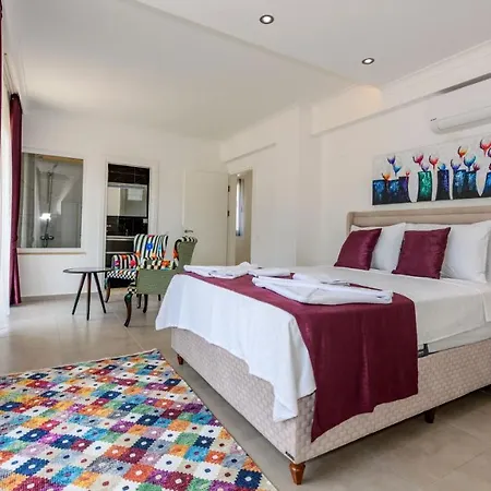 La Vida - 4 Bedroom In Hisaroenue Oeluedeniz