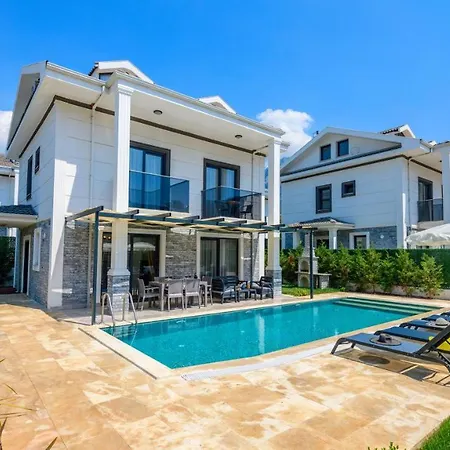 La Vida - 4 Bedroom Holiday In Hisaroenue Oeluedeniz Villa