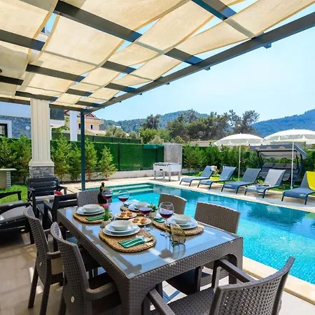 La Vida - 4 Bedroom Holiday In Hisaroenue Oeluedeniz