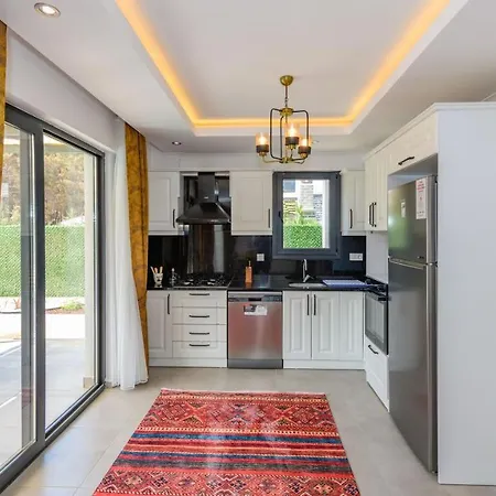 La Vida - 4 Bedroom In Hisaroenue Oeluedeniz
