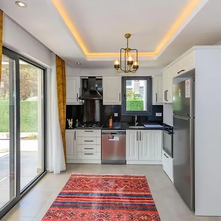 La Vida - 4 Bedroom Holiday In Hisaroenue Oeluedeniz