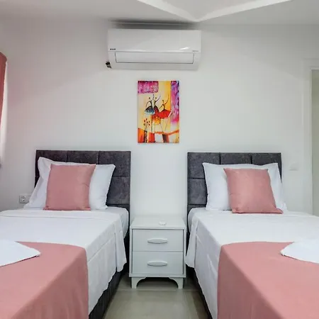 Villa La Vida - 4 Bedroom Holiday In Hisaroenue Oeluedeniz