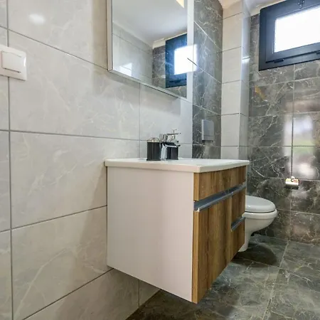 La Vida - 4 Bedroom In Hisaroenue Oeluedeniz